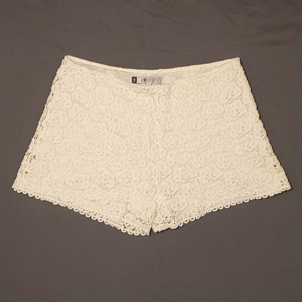 Jennifer Lopez | White Lace Shorts 4